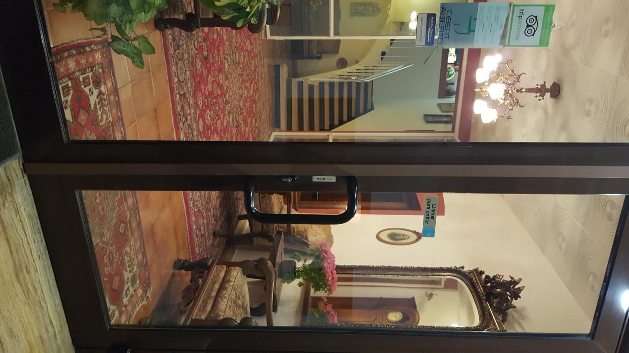 Hostal Residencia Catalina Palamós Dış mekan fotoğraf