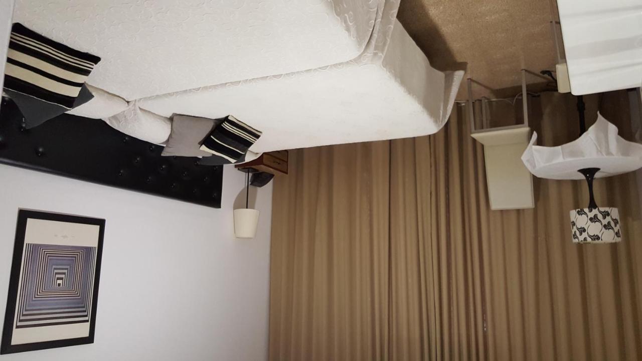 Hostal Residencia Catalina Palamós Dış mekan fotoğraf