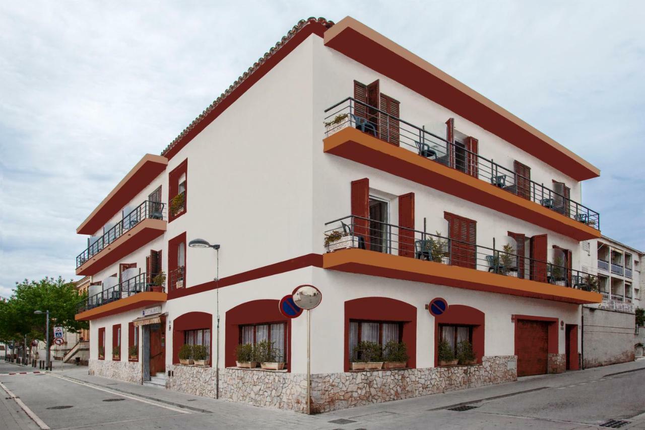 Hostal Residencia Catalina Palamós Dış mekan fotoğraf