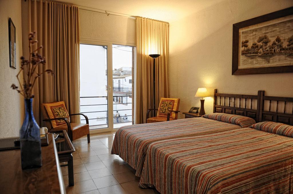 Hostal Residencia Catalina Palamós Oda fotoğraf
