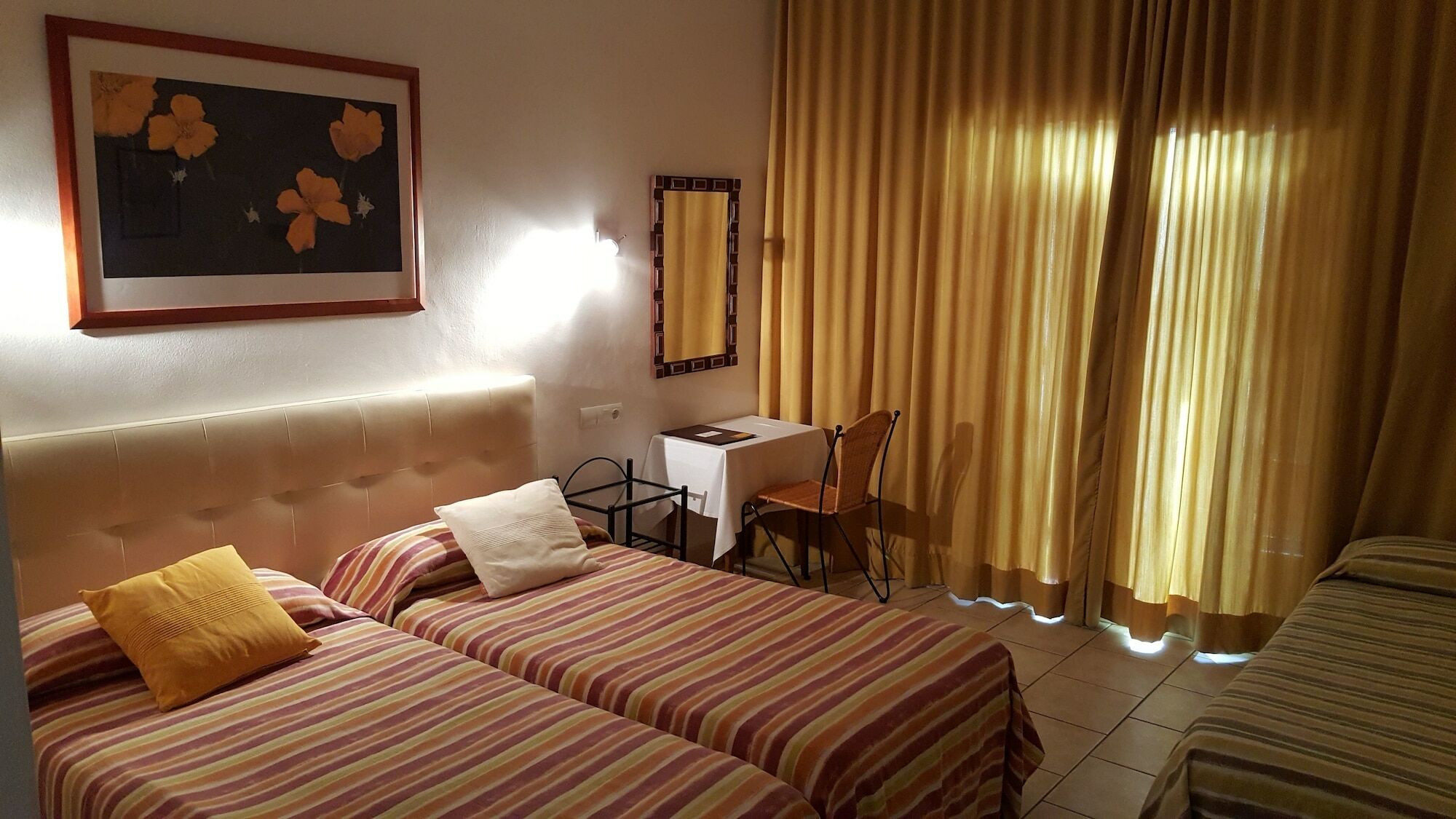 Hostal Residencia Catalina Palamós Dış mekan fotoğraf