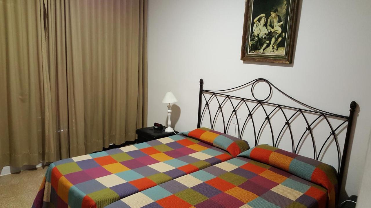 Hostal Residencia Catalina Palamós Dış mekan fotoğraf